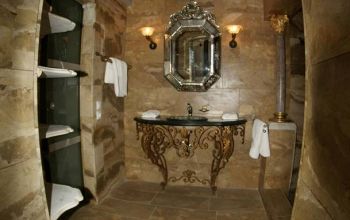 Master bedroom II Onsuite bathroom